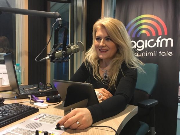 Magic docil FM: O realizatoare de succes i-a dat dedicație de ziua lui primarului unui sector din București