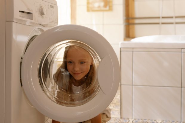 Mașină de spălat automată sau mașină de spălat semiautomată. Care sunt diferențele?