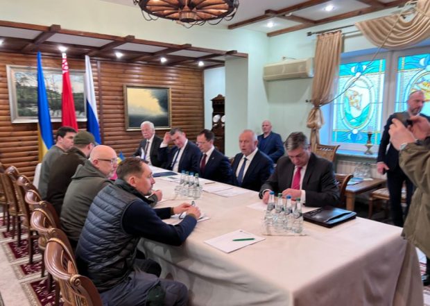 Delegațiile rusă și ucraineană au convenit să creeze culoare pentru evacuarea civililor. A treia rundă de negocieri, săptămâna viitoare