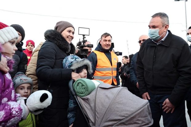 Cealaltă față a prestației statului român în fața valului de refugiați ucraineni: impecabil la frontieră, lamentabil în interior