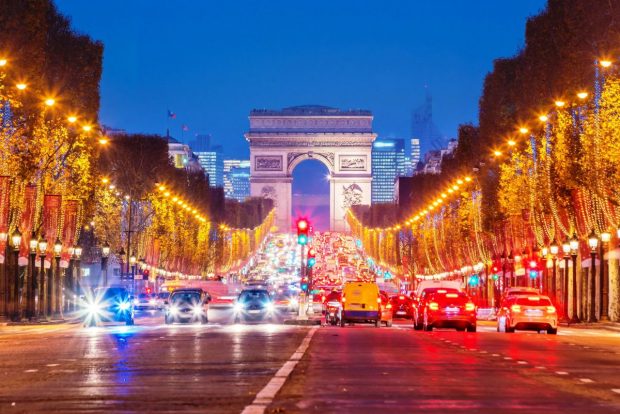 De ce Parisul este supranumit „Orașul Luminilor”
