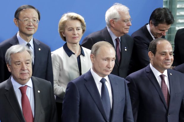 „Occidentul s-a uitat la Putin cum s-au uitat procurorii la poarta criminalului din Caracal în timp ce el își gâtuia victima”