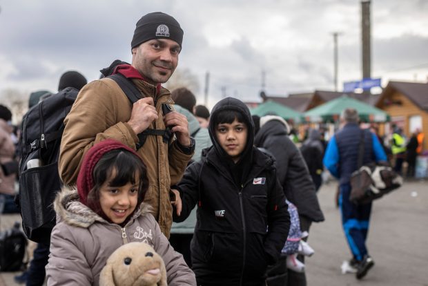 ”Chiar am ghinion”. Un afgan care s-a refugiat în Ucraina, nevoit să fugă din nou din calea războiului