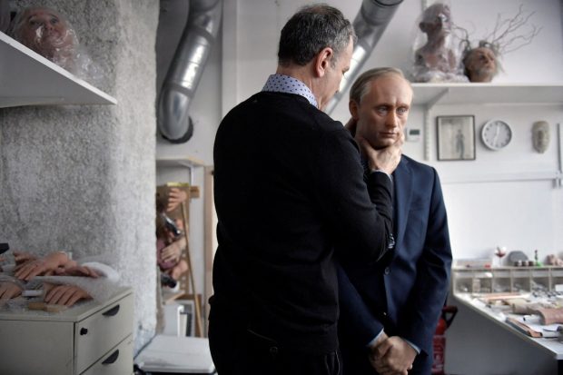 Statuia lui Vladimir Putin, scoasă de la muzeul de ceară din Paris. Ar putea fi înlocuită cu una a lui Zelenski