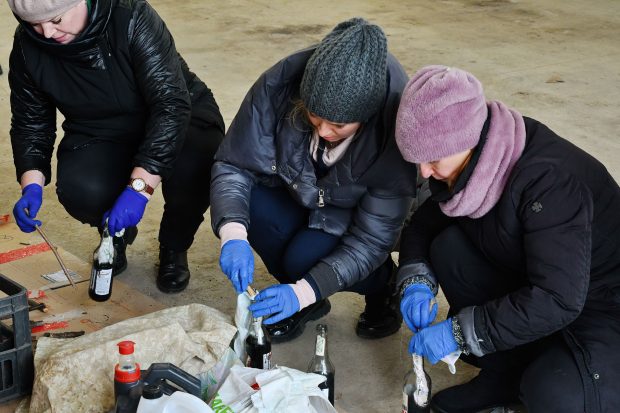 Borș și cocktailuri Molotov. Cum încearcă o ucraineancă să-și sprijine țara în război