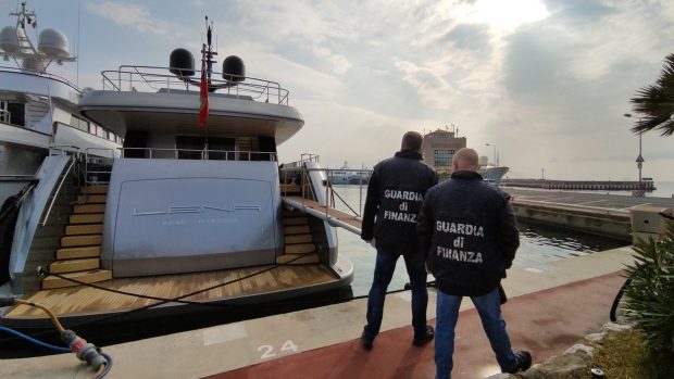 Vile și iahturi ale oligarhilor ruși au fost confiscate de autoritățile din Italia