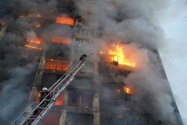 LIVETEXT Război în Ucraina, ziua 21 | Bloc cu 12 etaje din Kiev, bombardat. Explozii în Odesa și Zaporojie