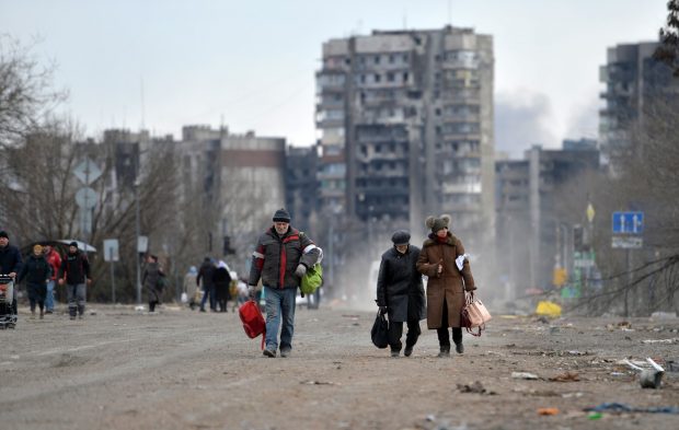 LIVETEXT Război în Ucraina, ziua 23 | Forțele ruse au ajuns în centrul Mariupolului. Primul bilanț al atacului asupra teatrului din oraș. Moscova anunță progrese în negocieri, Kievul își menține poziția
