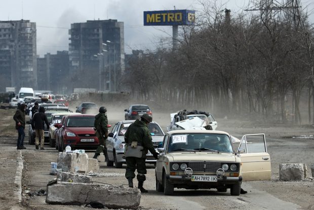 Rusia dă ultimatum Ucrainei să predea Mariupolul asediat, invocând „catastrofa umanitară teribilă”. „Depuneți armele”