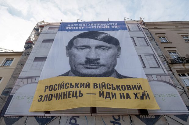 EXCLUSIV. Galina Iuzefovici, cel mai important critic literar din Rusia: „Putin se bazează pe un resentiment popular asemănător celui care l-a adus pe Hitler la putere în anii ’30”