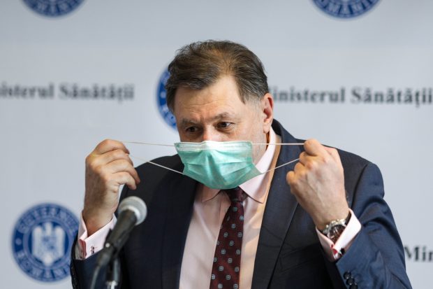 Alexandru Rafila recomandă folosirea măştii de protecţie în şcoli