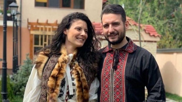 Ramona Păuleanu și avocatul Adrian Cuculis îşi botează băieţelul, după luni bune petrecute în spital din cauza unei infecţii intraspitalicești
