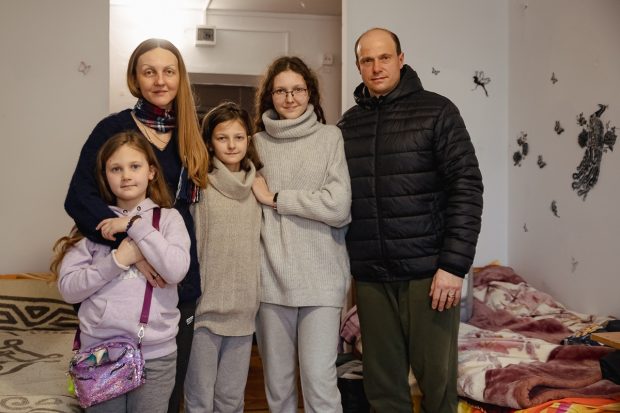 Reportaj | „Da, mamă, sunt în siguranță”. Căminele studențești din Galați, adăposturi pentru sute de refugiați ucraineni