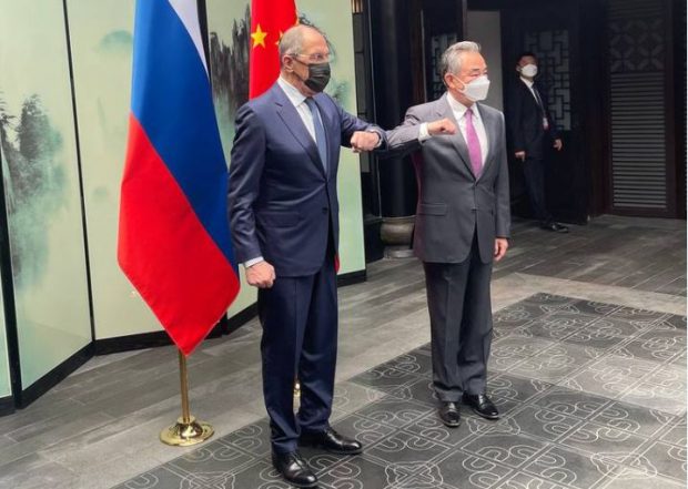 Ministrul rus de externe se află în China, în prima sa vizită externă de când Rusia a atacat Ucraina