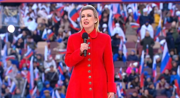 O polemică a două mari vedete TV din Rusia arată cum gândesc susținătorii lui Putin: „Ca să ne accepte, Vestul vrea să ne căim. Dar oricum n-au loc pentru noi toți”