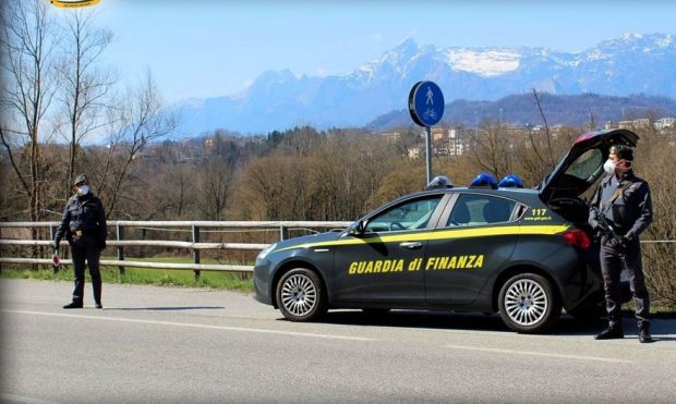 Patron român din Italia, cu casa de 600.000 de euro confiscată. Poliția i-a luat și 830.000 de euro, bani cash găsiți în locuință