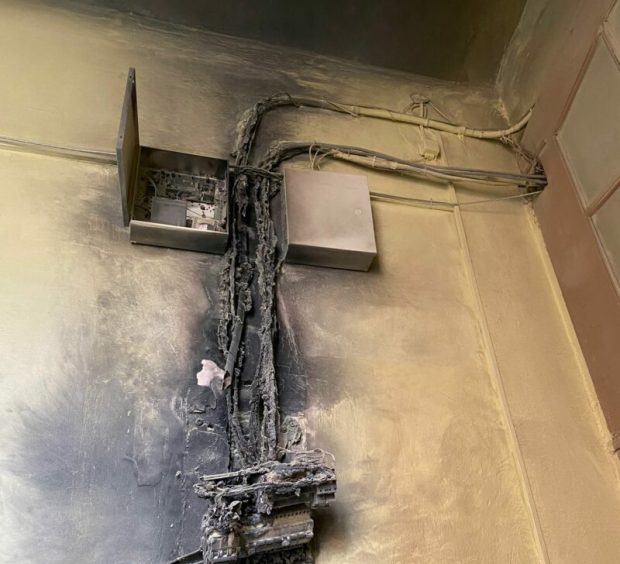 Incendiu la un liceu din Sibiu, după ce panoul electric a luat foc. Peste 200 de elevi și profesori, evacuați