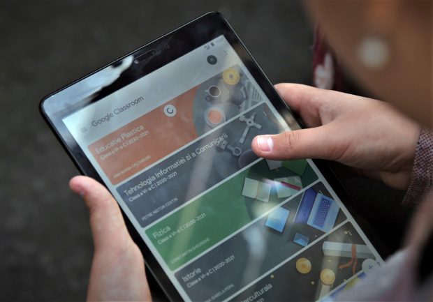 Digitalizarea educației în ultimii doi ani de pandemie. Măsurile pe care autoritățile le-au promis și nu le-au realizat