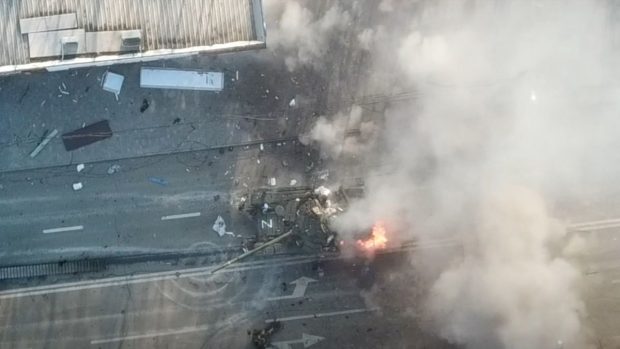Mesajul primit de un soldat rus de la ucrainenii care i-au bruiat comunicația radio: „Du-te acasă. Mai bine dezertor decât îngrășământ”