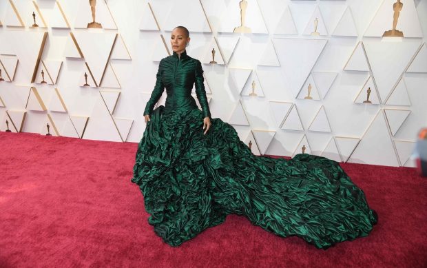 Ținute Oscar 2022. Unele celebrități s-au întrecut în rochii elegante pe covorul roșu, iar o actriță a purtat pantaloni scurți