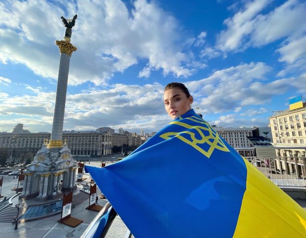 Exclusiv. Interviu cu fosta Miss Ucraina despre războiul din țara sa: „Avem o vorbă: SUA salvează lumea în filme, armata ucraineană salvează lumea reală”