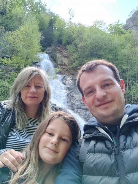 Mărturia unei familii de ucraineni din București căreia ANPC i-a închis magazinul cu specific rusesc. „Ne uităm la știri și plângem. E dezastru”