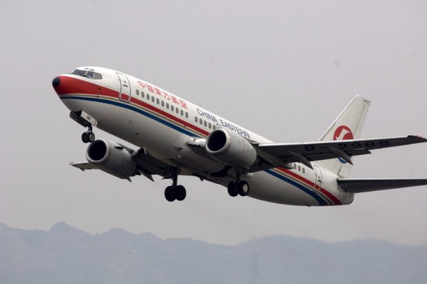 Un avion cu 133 de oameni la bord s-a prăbușit în China. Imagini de la locul tragediei
