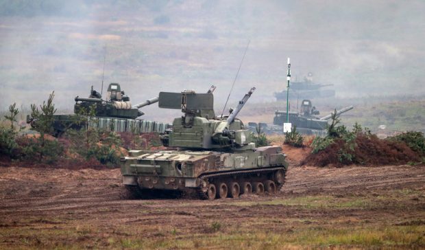 Unități rusești, retrase în Belarus pentru refacerea capacității de luptă. Militarii ruși dau carburant pe alcool, anunță ucrainenii