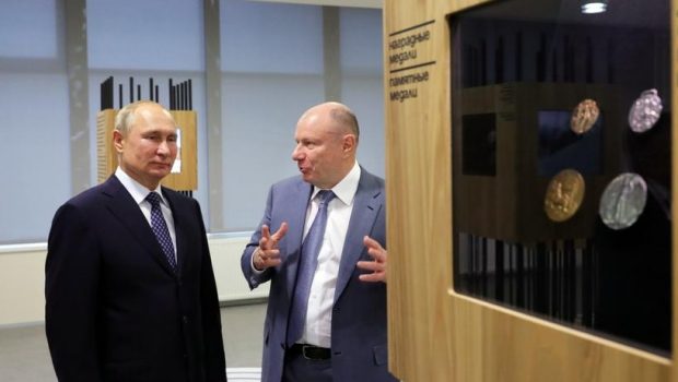 Bloomberg: Jumătate dintre cei mai bogați 20 de oligarhi ruși nu sunt supuși sancțiunilor. Cine sunt aceștia