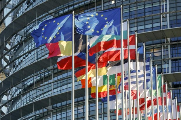 Parlamentul European urmează să ceară restricții pentru importurile de gaz și petrol rusesc