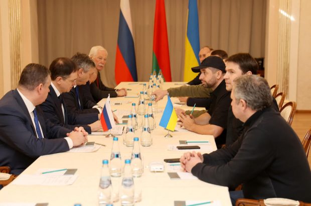 Rusia și Ucraina, din nou la masa negocierilor. A doua rundă a negocierilor, azi, în Belarus