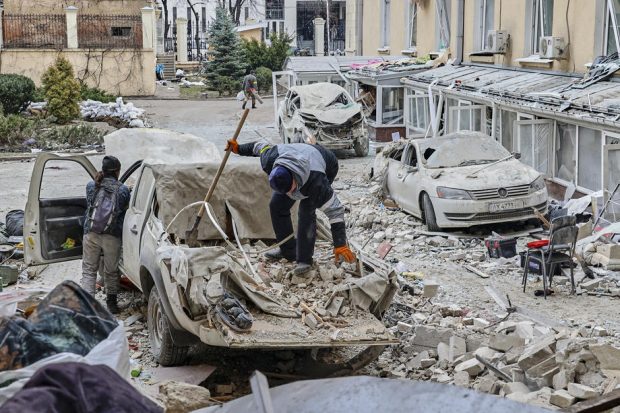 „Orașul meu e bombardat, dar mama nu mă crede”. Efectele propagandei Kremlinului, povestite de ucraineni care au părinți în Rusia