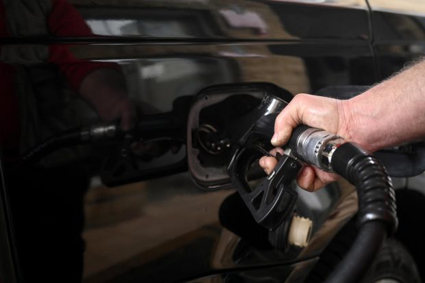 Preţul petrolului s-a apropiat de recordul absolut din 2008, pe fondul războiului dintre Rusia și Ucraina