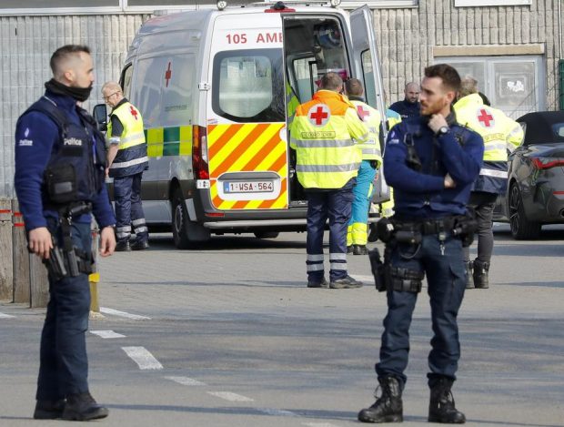 Șase morți și mai mulți răniți, după ce o maşină a intrat în mulţime la un carnaval în Belgia