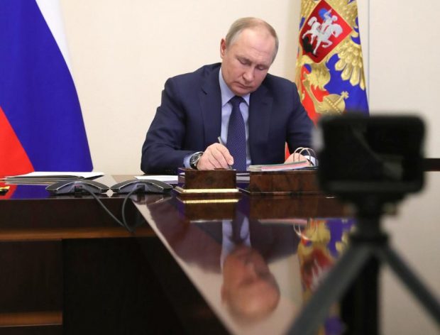 Gazul rusesc se plătește de mâine doar în ruble. „Nu vom face caritate”, anunță Putin după semnarea decretului