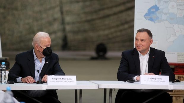 Joe Biden se întâlnește cu președintele polonez Andrzej Duda, apoi va susține un discurs despre „eforturile unite ale lumii libere de a sprijini Ucraina”