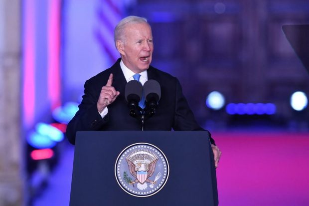Biden acuză petroliștii pentru prețurile mari ale carburanților: „Exxon a făcut mai mulți bani decât Dumnezeu”