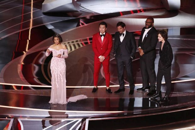 Reacții aprinse pe rețelele de socializare, după glumele cu tentă sexuală făcute de Regina Hall la gala Oscar 2022. „Imagiți-vă un bărbat făcând asta”