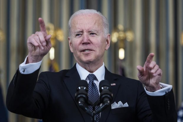 „Nu-mi pasă ce crede”, spune Joe Biden, după ce l-a numit „măcelar” pe Vladimir Putin