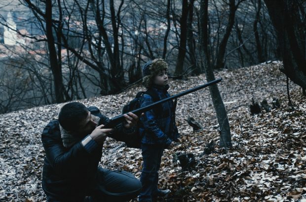 Cel mai nou film al lui Cristian Mungiu, R.M.N., selecționat în competiția oficială a festivalului de la Cannes. O poveste dintr-un sat ardelean