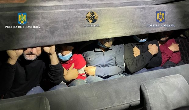 Rețea de traficanți de persoane din Republica Moldova, destructurată. Cum erau transportați migranții în UE. Plăteau până la 8.000 de euro