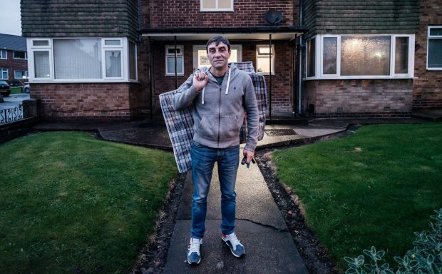 Viața și patimile unui român pe care l-a salvat plecarea în străinătate: „Dacă era să rămân în țară, ori eram la pușcărie, ori eram un bețiv profesionist, ori eram mort”