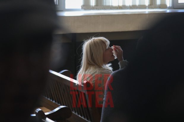 FOTO EXCLUSIV cu Elena Udrea când plânge în sala de judecată, la audierea din Bulgaria