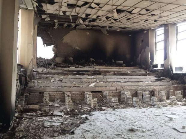 „Obuzul a dărâmat trei etaje deodată”. Universitate din Sieverodonețk, distrusă de bombardamente. Cum arată un amfiteatru