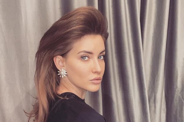 Ce spune Iulia Albu despre aparițiile controversate ale Loredanei Groza. „Este o femeie care desface picioarele”