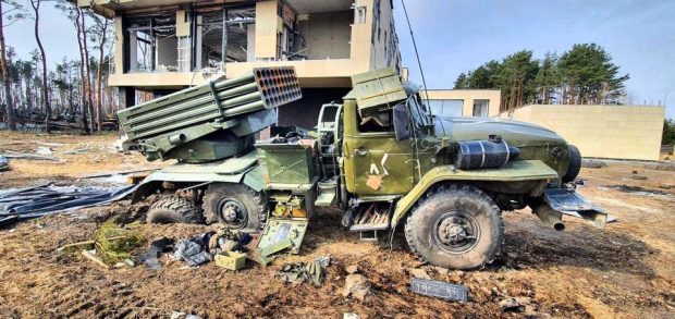 Un milionar ucrainean spune că le-a cerut forțelor de la Kiev să-i bombardeze vila, după ce rușii s-au instalat în ea
