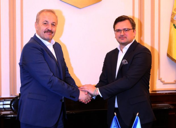 Vasile Dîncu „a condamnat în termeni duri atrocităţile comise de armata rusă în Bucea”, la întâlnirea cu Dmitro Kuleba