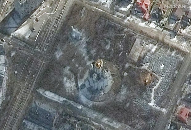 Ororile din Bucha, văzute și din satelit: șanț lung de 13 metri în locul unde a fost descoperită o groapă comună