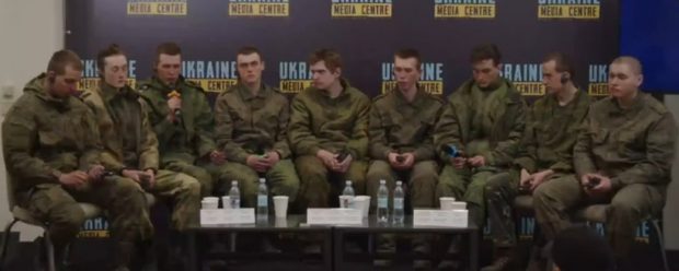 „Nici nu știam să tragem cu arma”. Ce au povestit nouă studenți luați prizonieri de război