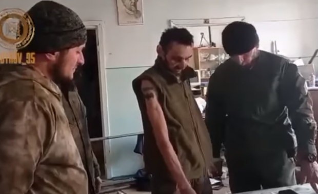 Soldații lui Kadîrov au răpit un om fără adăpost și l-au prezentat ca „prizonier ucrainean de război”. Cine a demascat scenariul